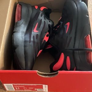 Gently use boys Nike size 12y- 1.5y